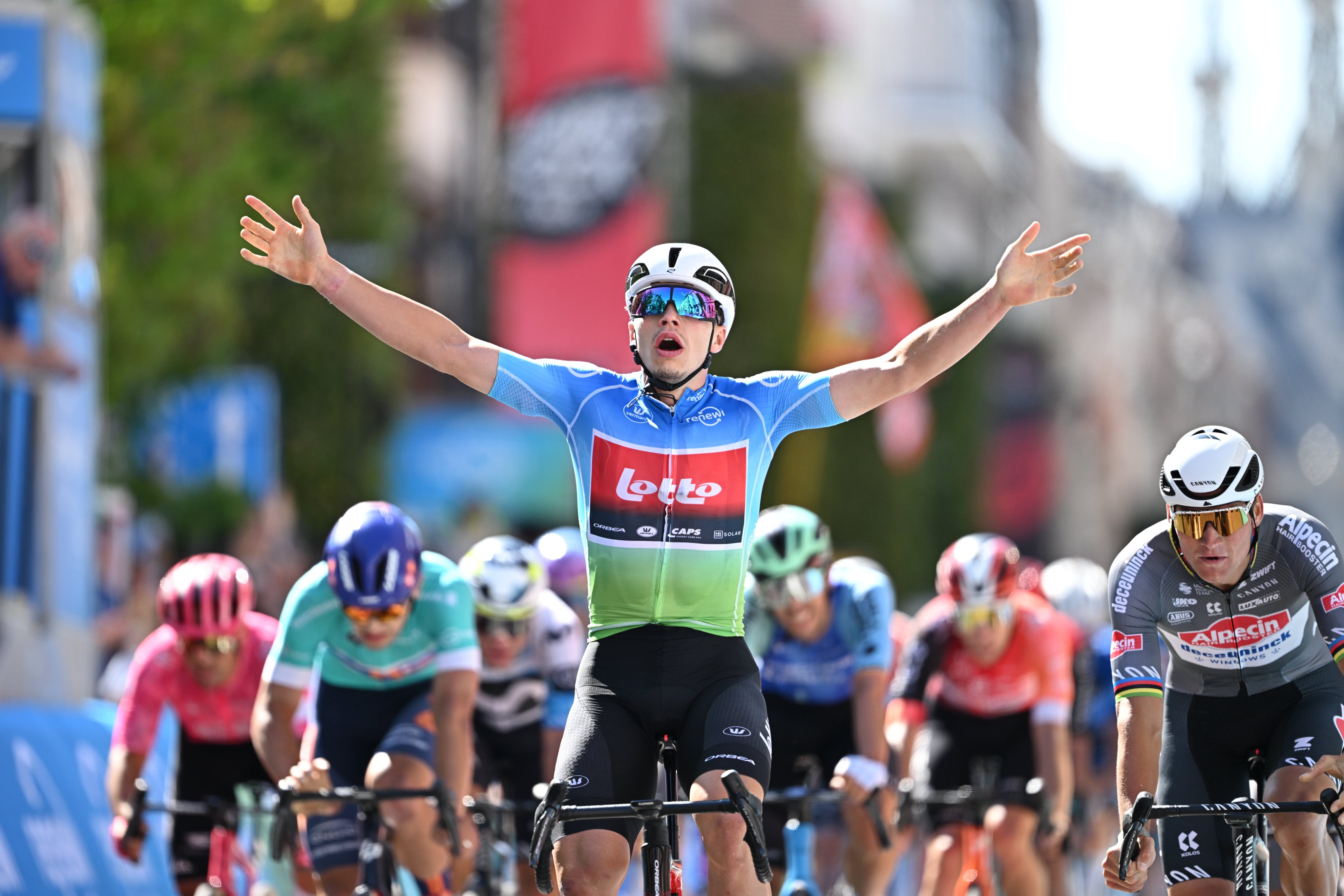 🚨🏆🚴🏻‍♂️🇧🇪Renewi Tour: De Lie beffa MVDP e conquista la generale !🇧🇪🐂