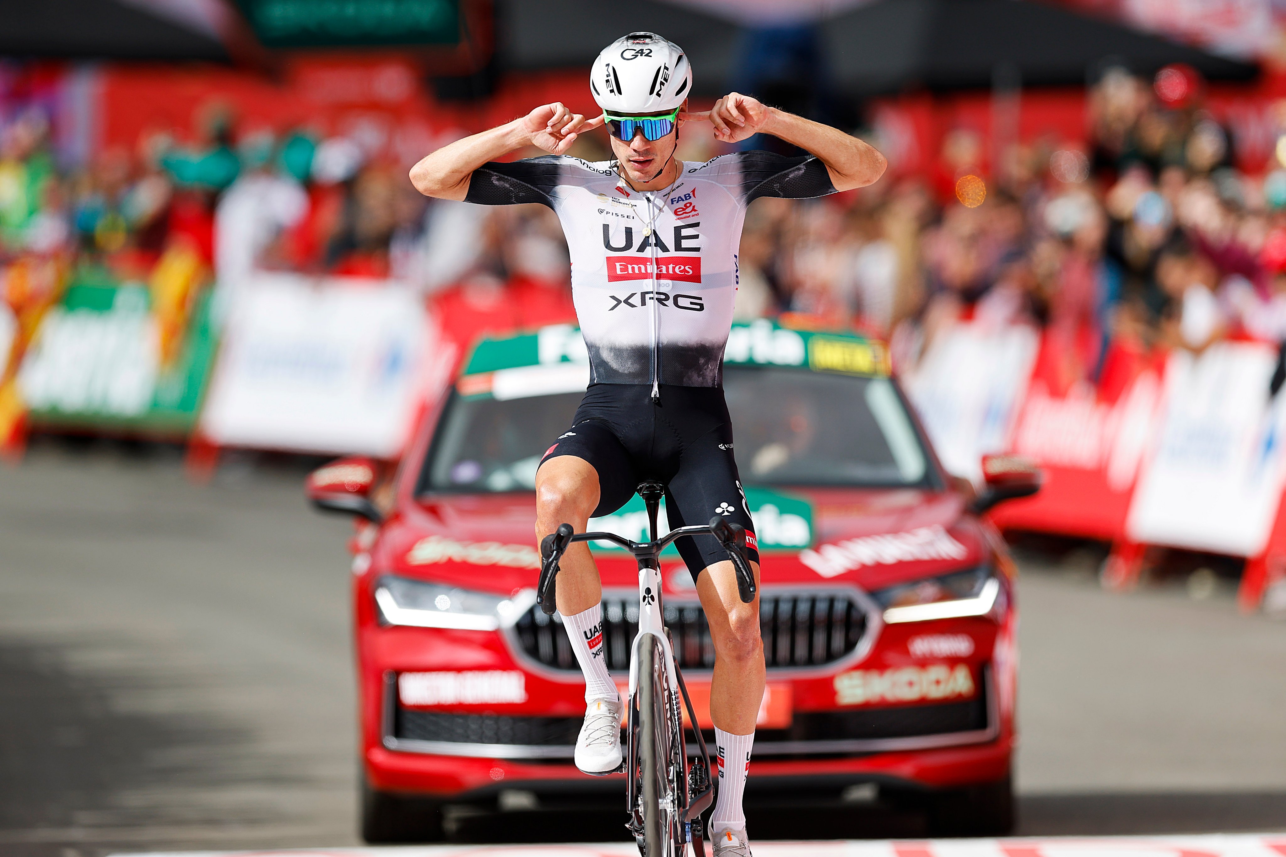 🚨🏆🚴🏻‍♂️🇪🇸Vuelta a España: Ayuso risponde con un successo!🇪🇸